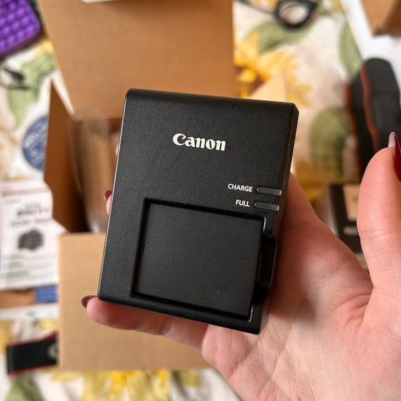 CANON EOS REBEL T3 DLSR CAMERA - Picture 6 of 6